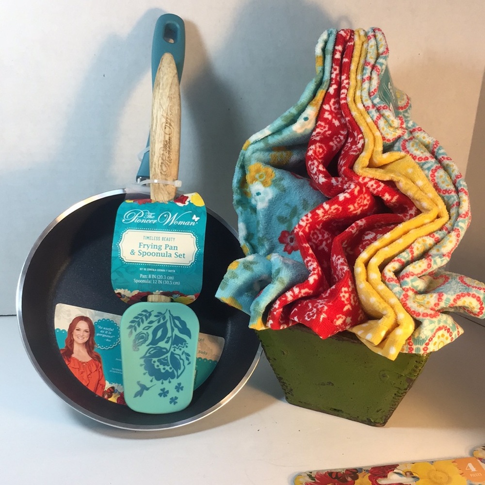 NEW Pioneer Woman Timeless Beauty nonstick Frying Pan & Spatula turquoise BLUE